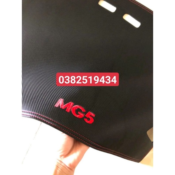 Thảm Taplo Xe MG ZS, HS , MG5 .Mẫu Da CARBON chống nắng tốt ko bám bụi, thẩm mỹ cao