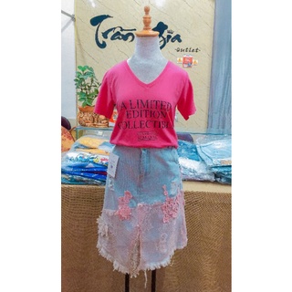 Áo thun cotton cổ tim màu đỏ form thụng