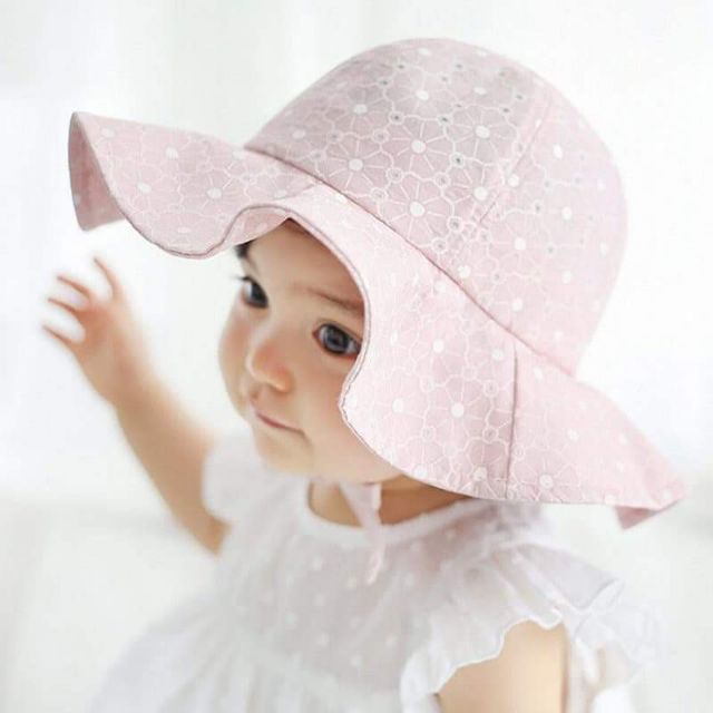 Mũ vành rộng bé gái