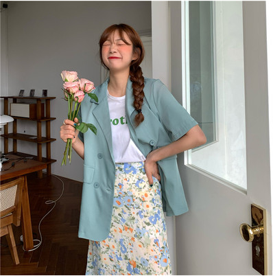 Thin solid color suit jacket female design sense niche Korean version of self-cultivation drape net red professional short-sleeved small suit summer