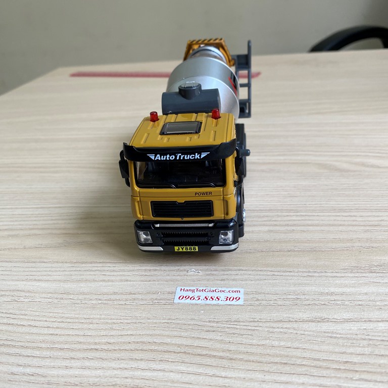 Mô hình xe bồn chở bê tông tỉ lệ 1:50 bằng hợp kim chạy bằng cót, có đèn và còi –