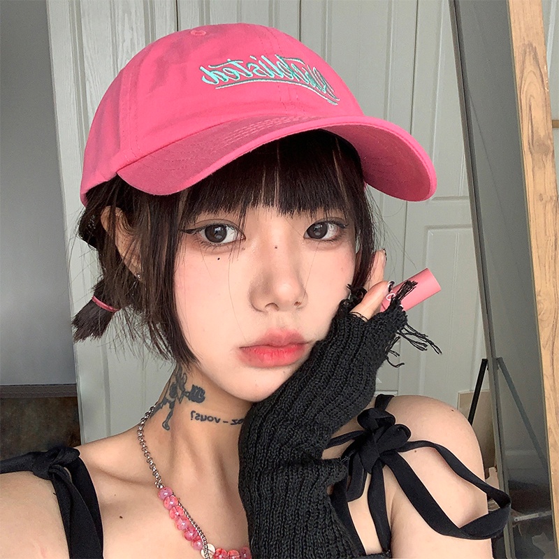 Mũ lưỡi trai bóng chày hồng đỏ thêu chữ màu sắc tương phản phong cách Hàn Quốc dễ thương ngọt ngào cá tính cho nữ