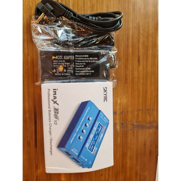 Bộ sạc pin thông minh Skyrc Imax B6 V2 + nguồn điện 12V 5A cân bằng 60 w 6a.