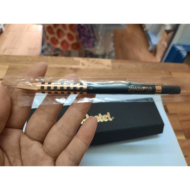 Bút chì kim cơ khí mạ vàng 24k Pentel SMASH 0.5