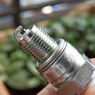 Bugi Denso U20FS-U chân ngắn 10mm