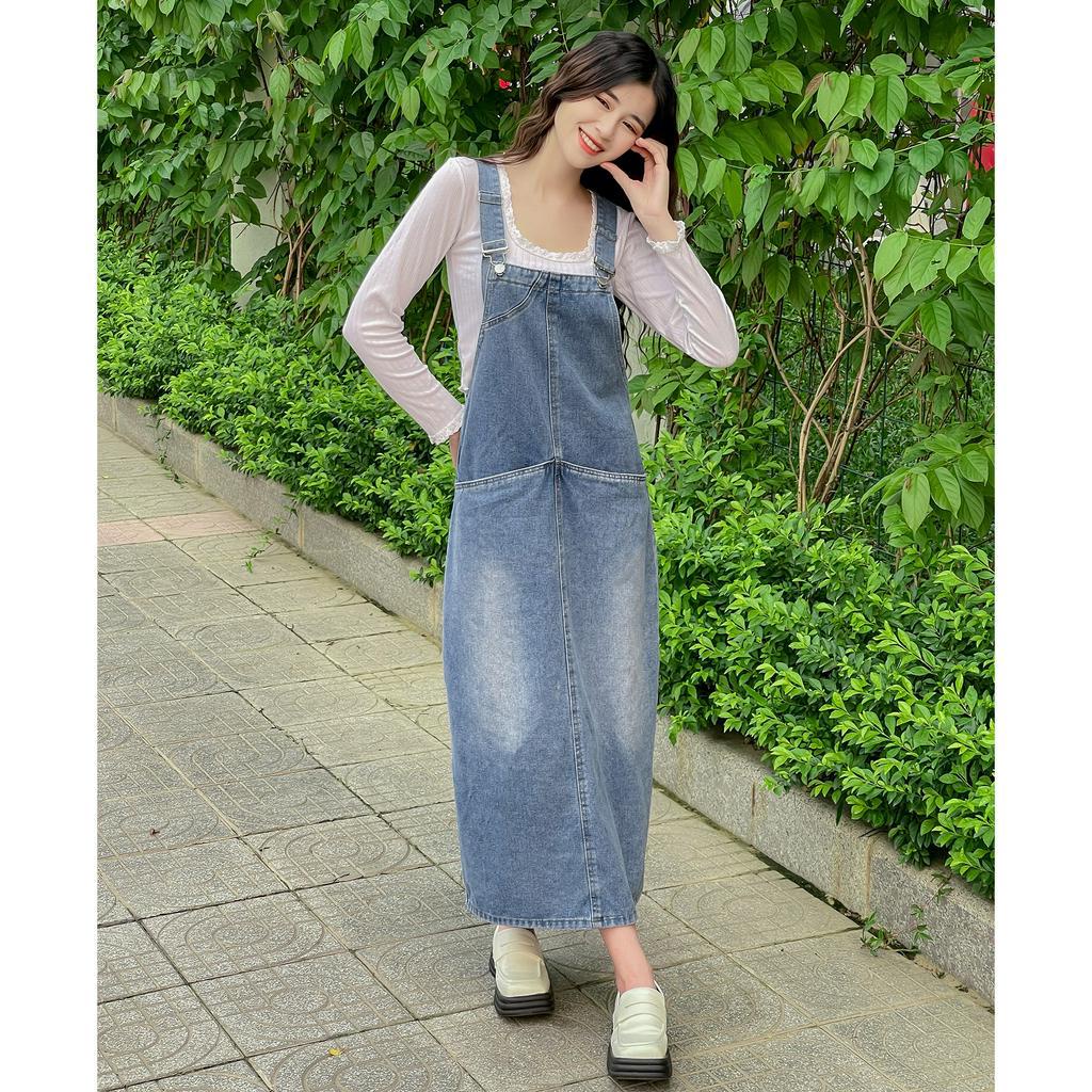 Váy yếm jean dài RETRO phai phủ vàng dáng suông, váy yếm dài jeans baggy đai xích trước túi chữ V Y4XS01 - JEANBOO
