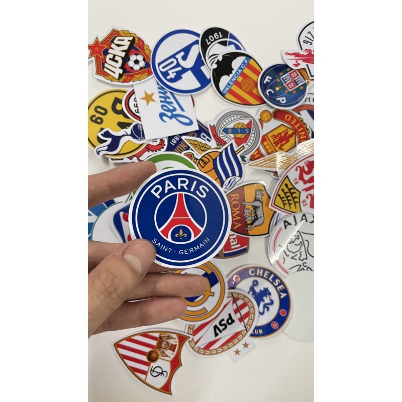 Hình dán sticker BÓNG ĐÁ LOGO Ngoại hạng Anh, MAN UTD, ARSENAL, MAN CITY, LIVERPOOL, CHELSEA, dán xe, dán laptop