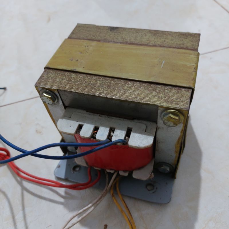 Biến áp cách ly 220v sang 110v 750w dây đồng