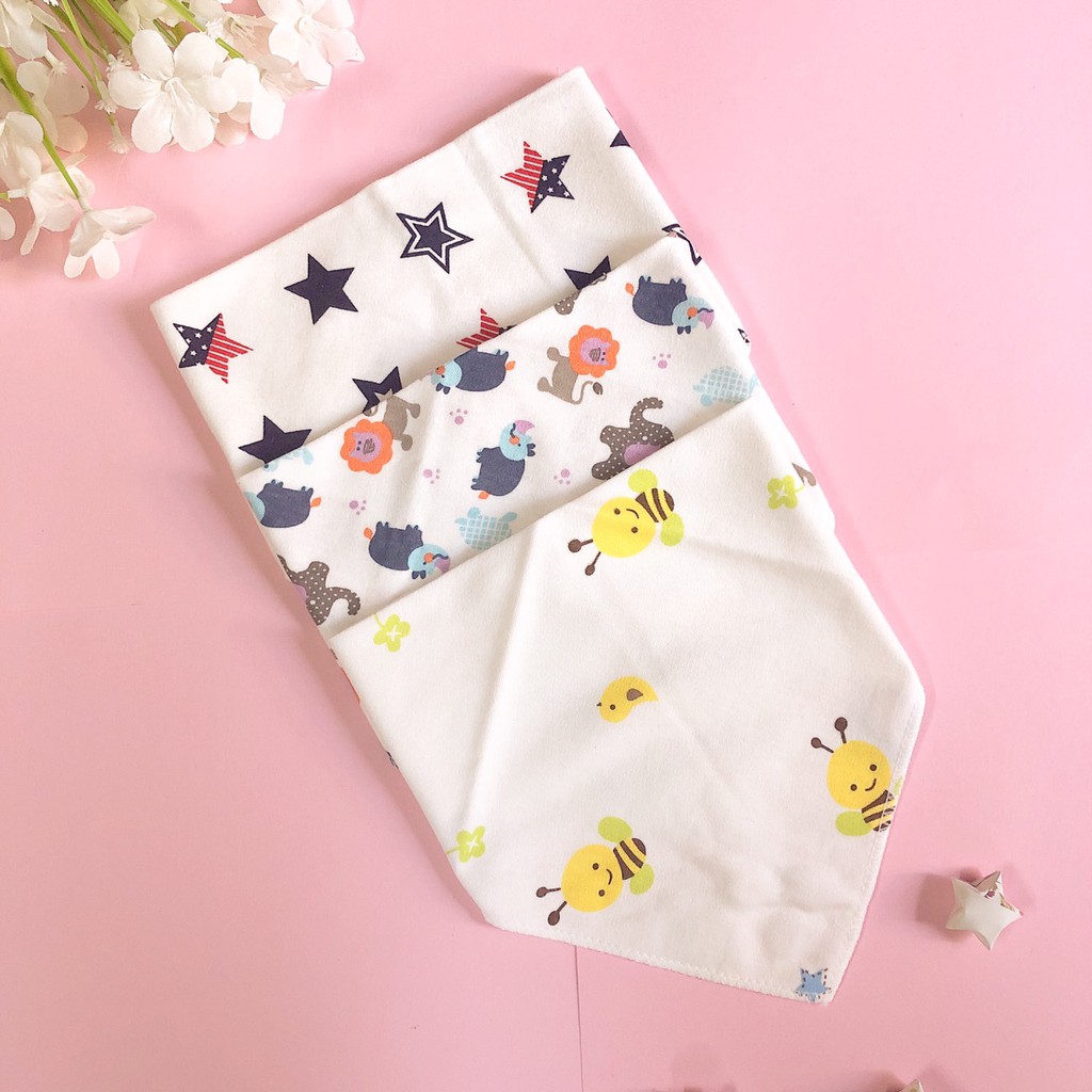Khăn yếm tam giác cotton 2 lớp cho bé trai và bé gái giúp giữ ấm cổ, nhiều họa tiết đáng yêu