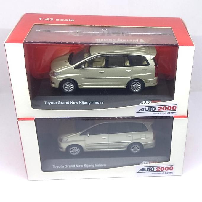 Mô Hình Xe Hơi Toyota Innova Auto2000 Tỉ Lệ 1: 43