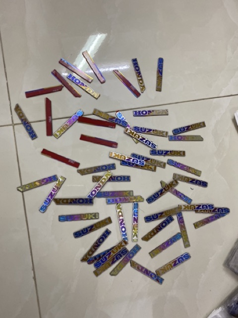 Logo Chữ HONDA/SUZUKI titan luôn keo 3M