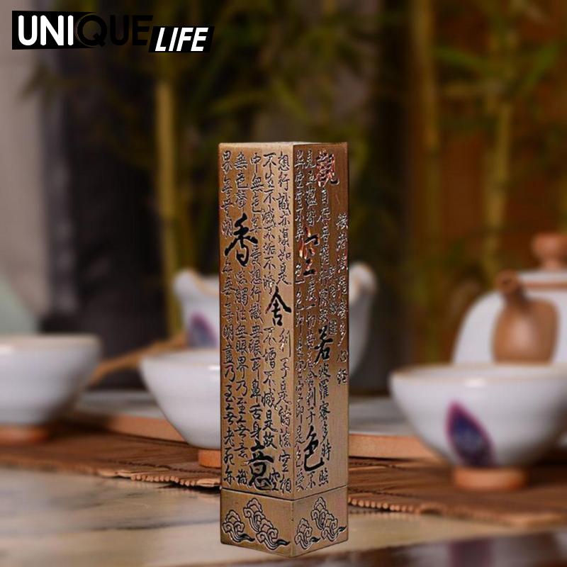 Giá đỡ đốt trầm hương trong nhà