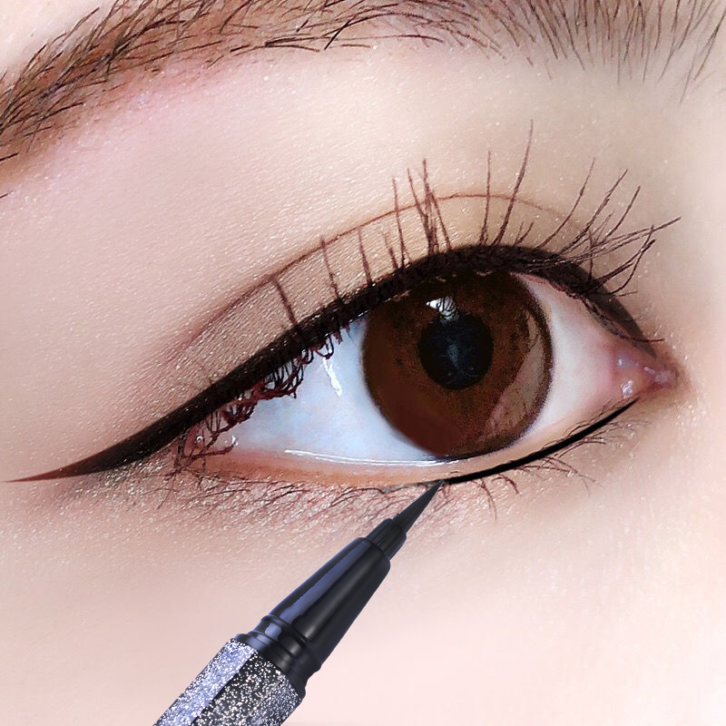 Bút Kẻ Mắt Dạng Lỏng Chống Nước Và Mồ Hôi Lâu Trôi Không Nhòe | BigBuy360 - bigbuy360.vn
