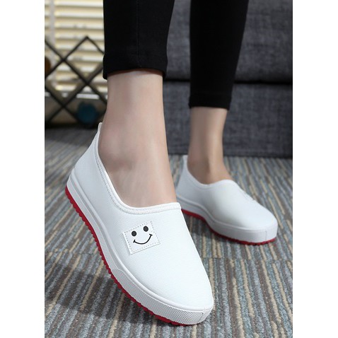 Slip on cho nữ họa tiết mặt cười dễ thương | BigBuy360 - bigbuy360.vn