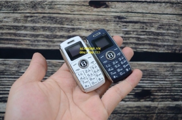 Điện thoại siêu nhỏ 2 sim, có thay đổi giọng nói bently bv8
