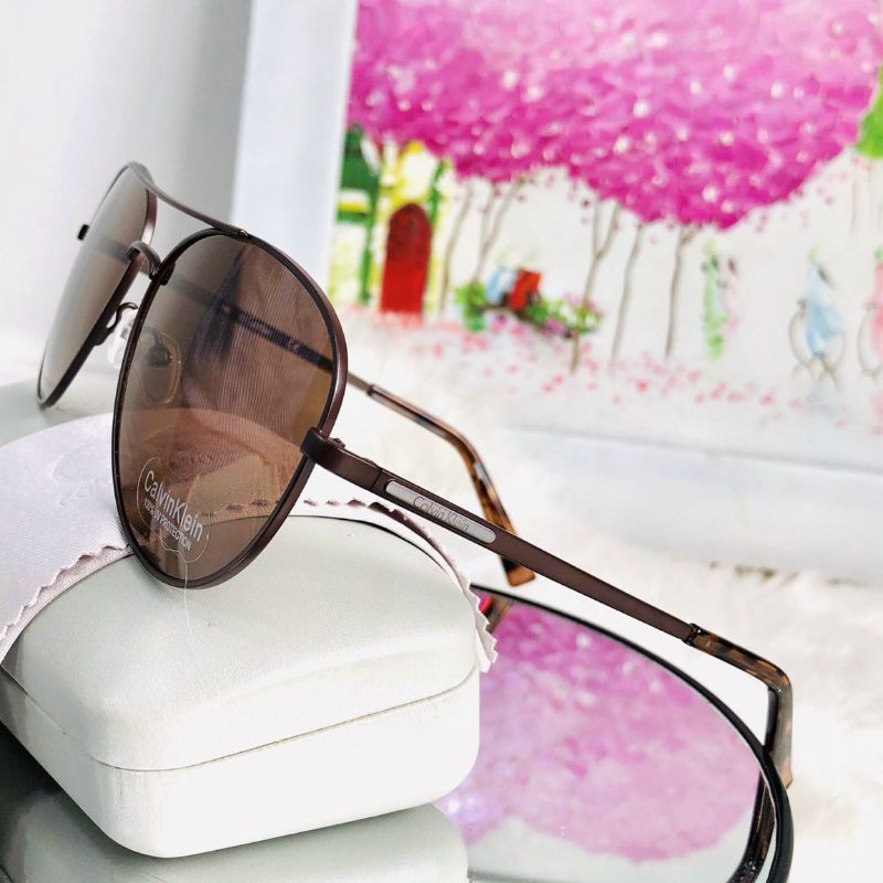 Kính Calvin Klein