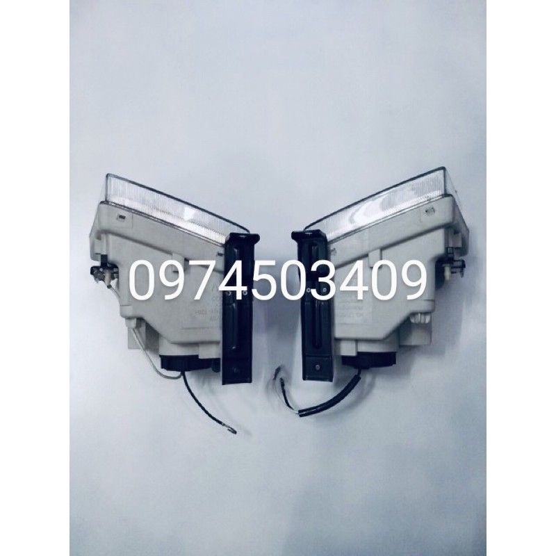 Đèn gầm ô tô Toyota Hiace  đời cao