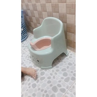 Bô vệ sinh tựa lưng cho bé