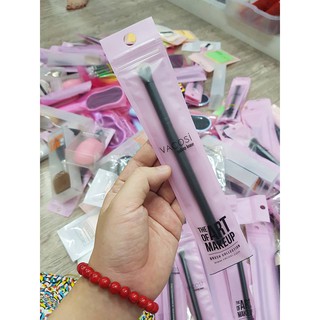 Cọ đánh phấn mắt Vacosi Makeup House E-06