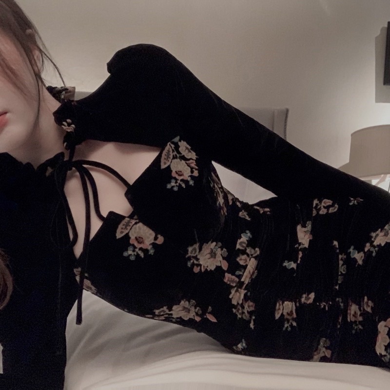 ĐẦM HOA CUT OUT ĐUÔI CÁ TAY DÀI ĐEN