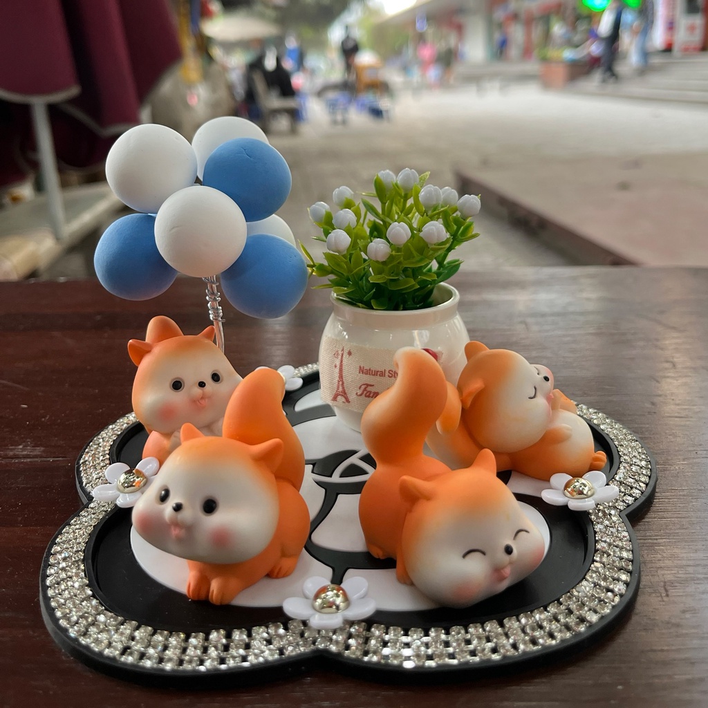 Mô Hình Trang Trí Ô Tô Bàn Làm Việc Phòng Khách - Phụ Kiện Hitechlife Trang Trí Taplo Xe Hơi Bộ Chú Sóc Đáng Yêu Giá Rẻ