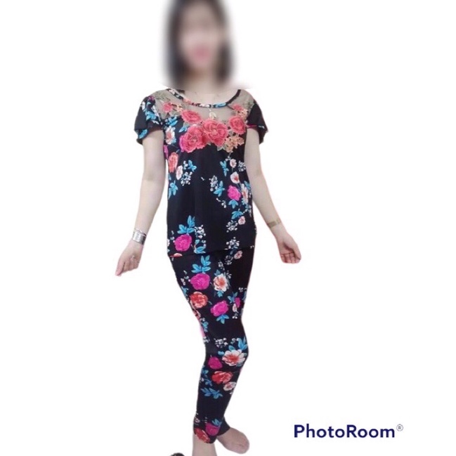 Bộ mặc nhà phối ren và hoa  thêu ở cổ(từ 47-72kg mặc vừa)
