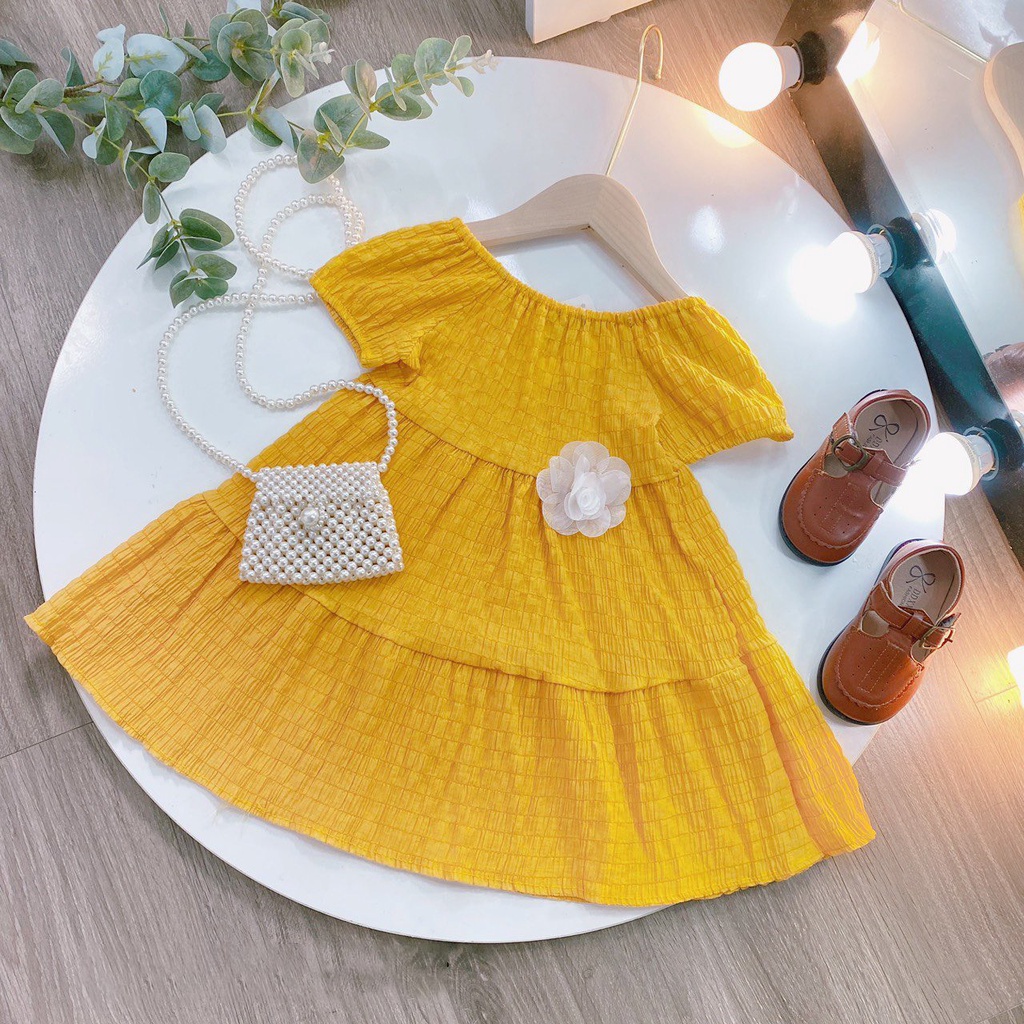 SET 2 VÁY BÉ GÁI XOÈ GẮN HOA HỒNG VÀNG