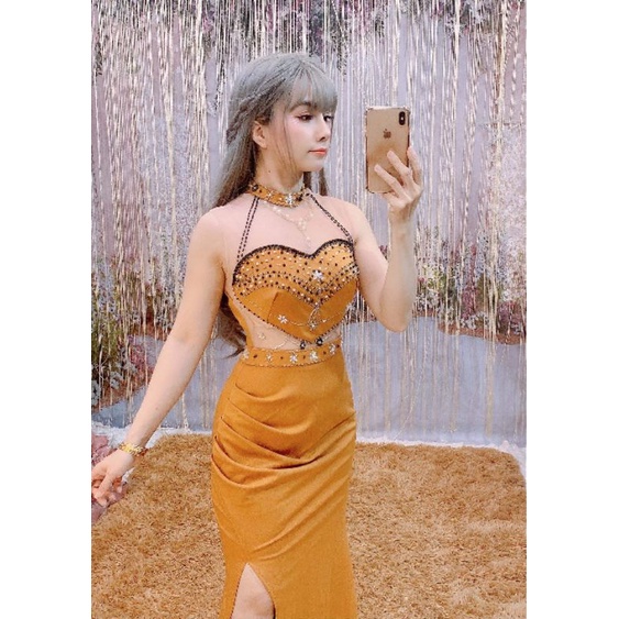 Đầm body da hôi sẻ tà đính cươm hinh thât