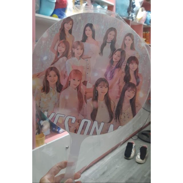 Image picket IZONE (quạt IZONE size lớn)