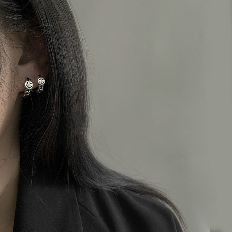 Khuyên tai 22629 hình mặt cười thời trang đơn giản