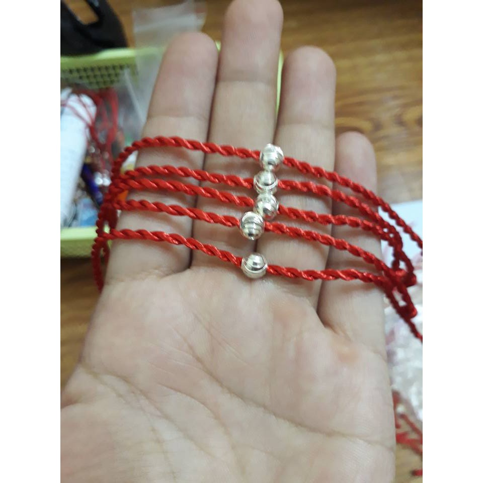 10 vòng chỉ đỏ may mắn