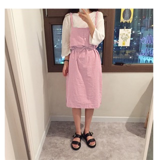 Váy yếm hồng
