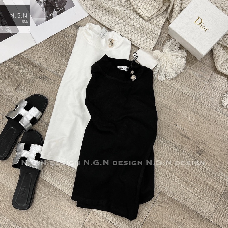 Áo thun cổ khuy thần thánh