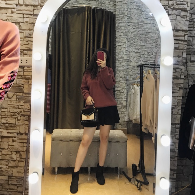 Áo cổ bẻ bản to