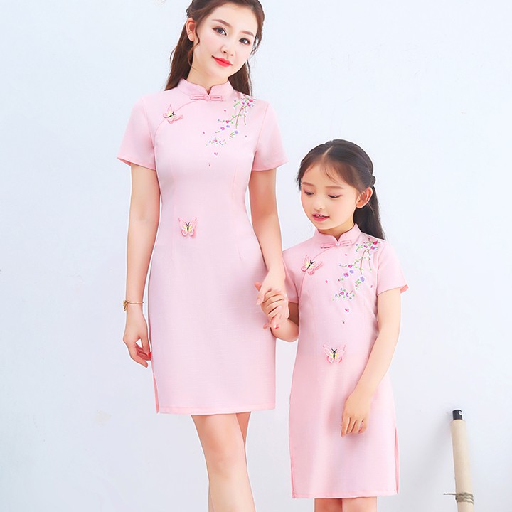 Đầm Ôm Body Kiểu Sườn Xám Xẻ Tà Thêu Hoa Hàng Nhập Cao Cấp