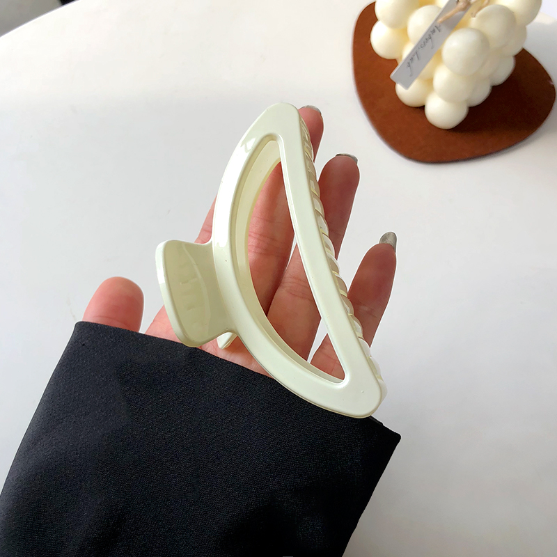 Kẹp Tóc Hình Bán Nguyệt Trong Suốt Đơn Giản Cho Nữ