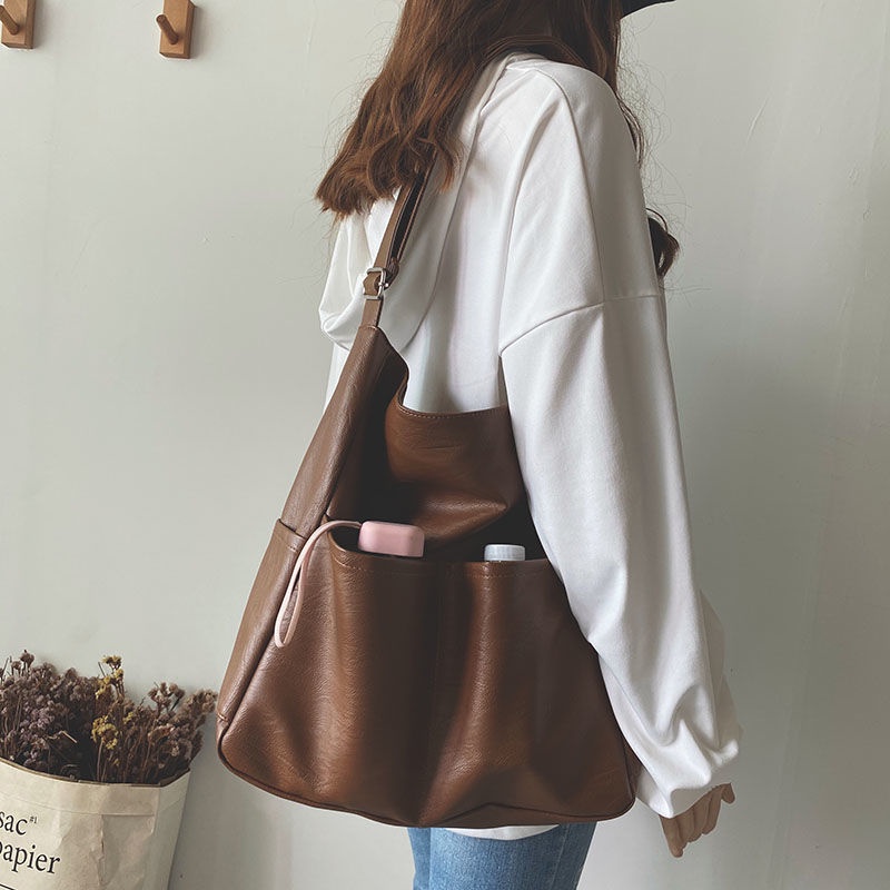 Soft leather retro bucket bag women's large capacity messenger bag women's all-match ins shoulder tote bag large