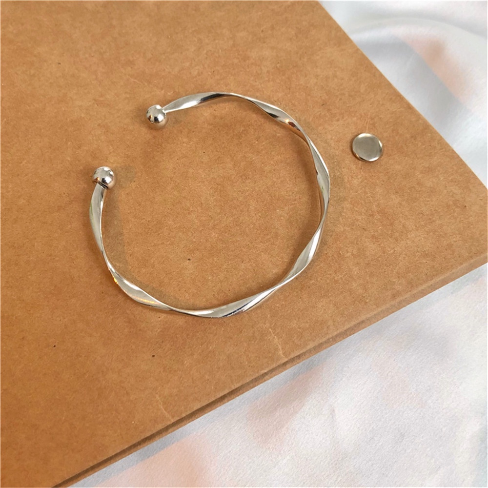 Vòng Tay Hở Họa Tiết Lượn Sóng Đơn Giản Dễ Phối Đồ Thời Trang Cho NữYanqueens Quà tặng trang sức