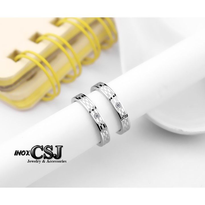 02 chiếc nhẫn cặp đôi tình nhân inox ca ro cấp họa tiết ca rô kết hợp đính xoàn đẹp, không đen - tặng hộp đựng xinh xắn