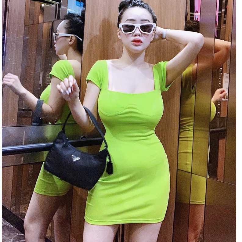 Đầm ôm body tay ngắn cổ vuông siêu xinh | BigBuy360 - bigbuy360.vn