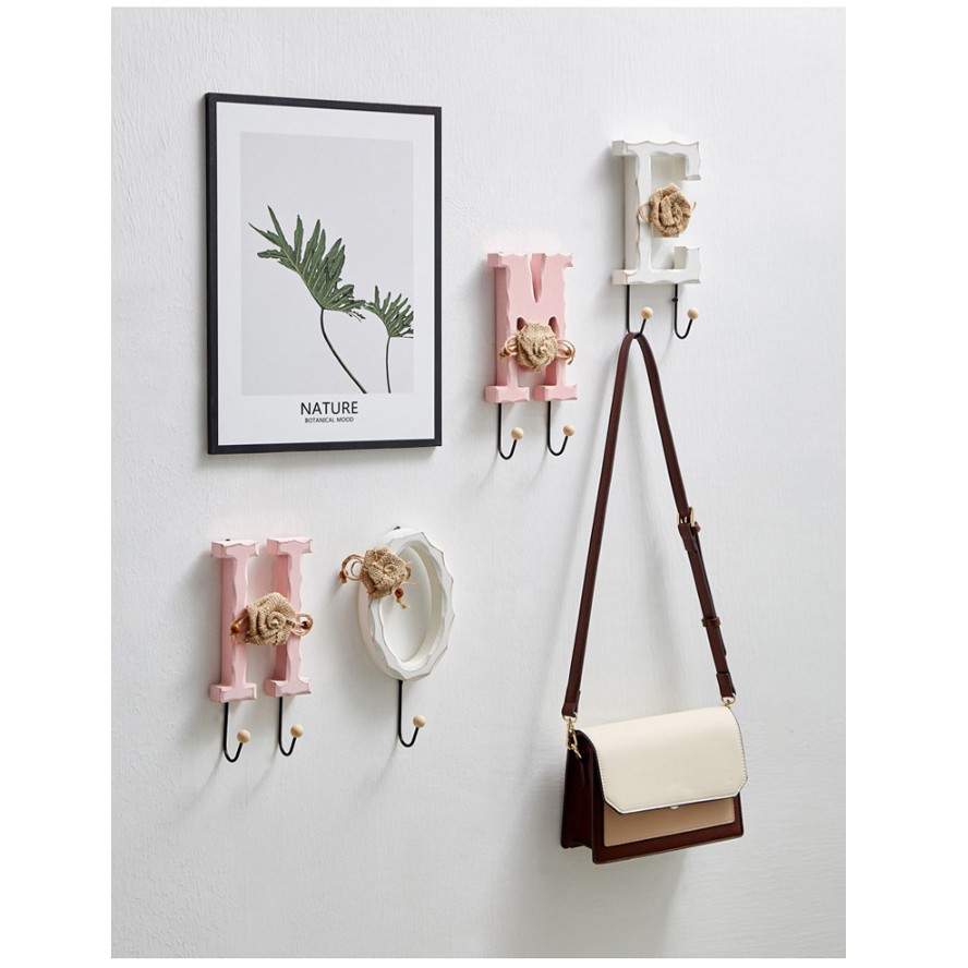 Móc treo tường hình chữ Love-Home siêu dễ thương treo vật dụng túi xách,nón, chìa khóa...chất liệu gỗ, có kèm đinh.