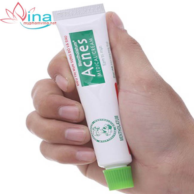 KEM MỤN SƯNG ĐỎ VÀ ĐAU ROHTO ACNES MEDICAL CREAM 18G