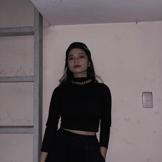 SET ÁO CROPTOP TAY DÀI+ QUẦN DÀI ĐEN BASIC