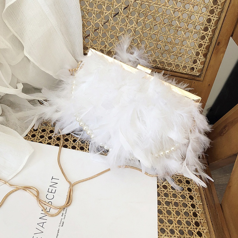 Túi Xách Đeo Chéo Đính Lông Vũ Và Ngọc Trai Phối Dây Xích Kim Loại Sang Trọng Dự Tiệc