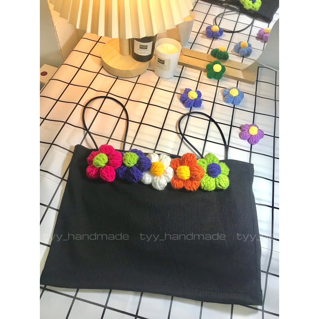 Áo croptop dây bún - phối hoa len