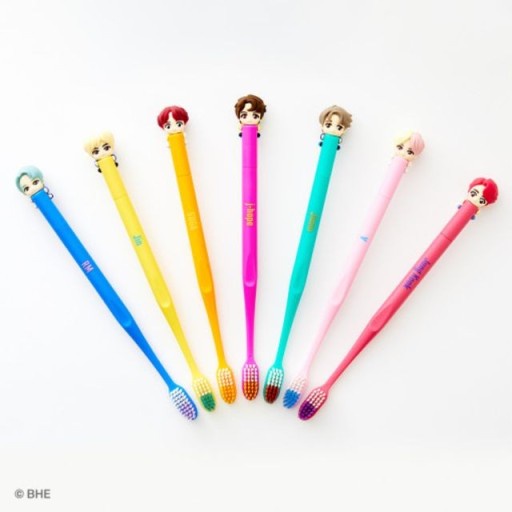 Bản chải đánh răng BTS Character Figure Official Goods Toothbrush Magnetic Holder Set