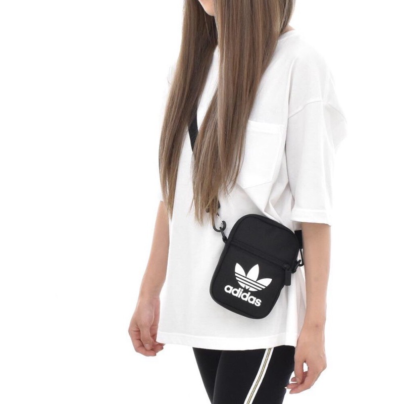 [ GIẢM 20k cho follower] Túi chéo mini ( đen / trắng ) | BigBuy360 - bigbuy360.vn