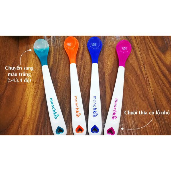 Thìa báo nóng Munchkin cho bé ăn dặm từ 4 tháng