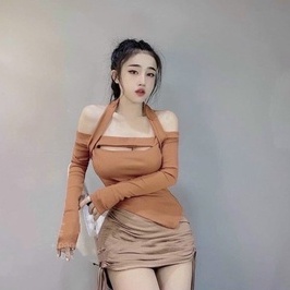 Áo kiểu trễ vai đeo cổ cắt ngực cực xinh , chất thun bozip mềm mịn kx