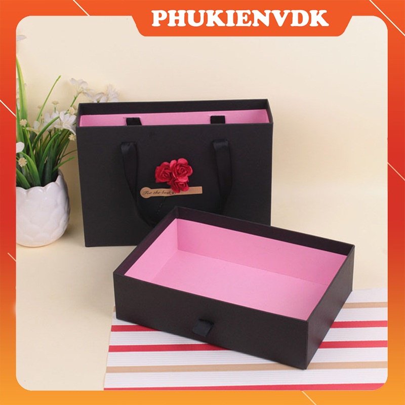 Hộp Quà Sinh Nhật Hộp Quà Tặng Kèm Túi Màu Đen Gắn Hoa Đỏ Cao Cấp